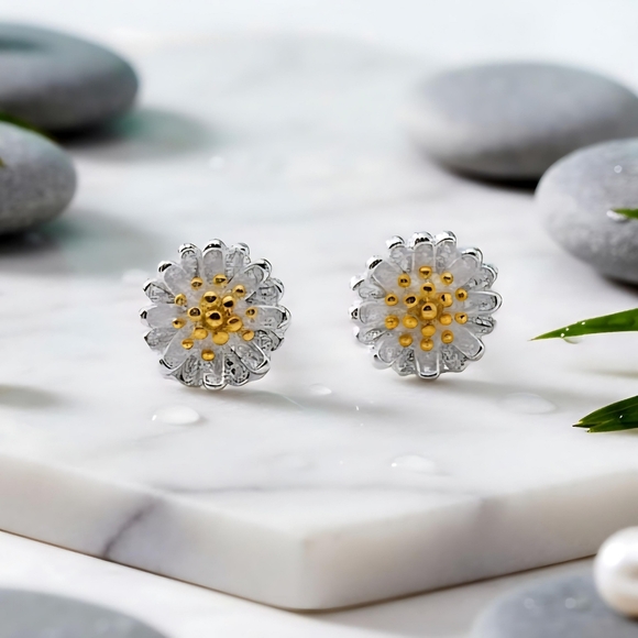 🆕️ Solid S925 Sterling Silver Daisy Delights Dainty Minimalist Stud Earrings - Picture 10 of 16